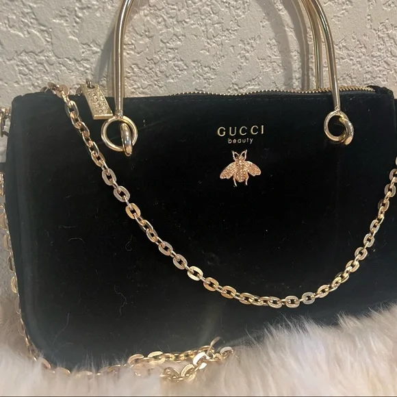 Gucci Black Velvet Cosmetic Pouch Bag with Crossbody Chain and Handles - Picture 3 of 9